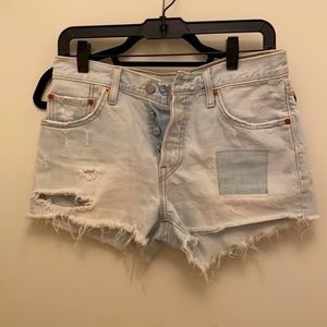 Levi’s button up shorts size 27